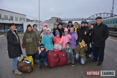 Поездку для детей в Туркестан организовал благотворительный фонд «Камкоршылык-Забота»